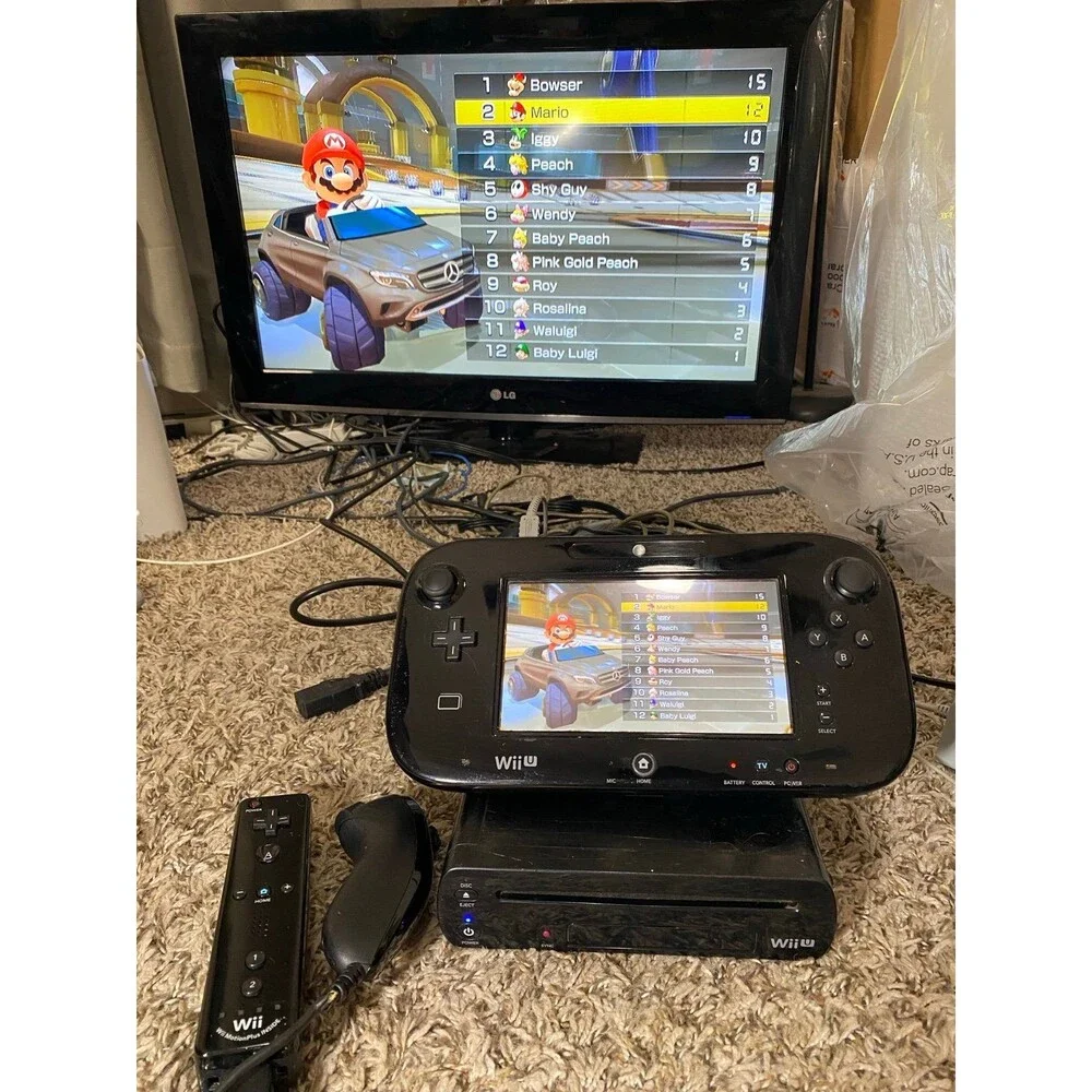 Nintendo Wii U Black 32GB complete Gamepad Wii remote nunchuk cables